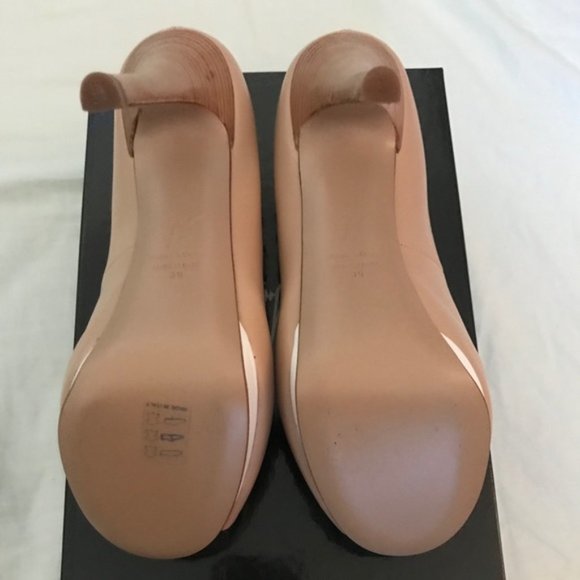 NEW Giuseppe Zanotti Beige and White Pump - Picture 7 of 7